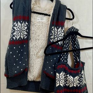 Aeropostale hooded  fur lined vest with matching tote bag!
